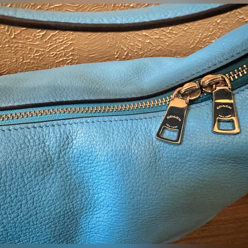 EUC Coach East West Celeste Blue Jay Leather Convertible Hobo Crossbody Bag - Picture 7 of 8